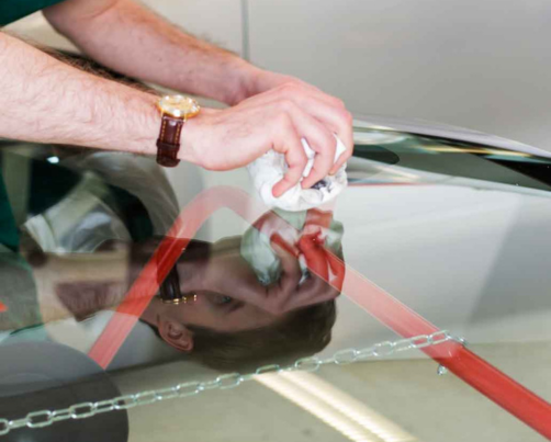 Windshield Repair vs. Windshield Replacement: How to Choose the Right Option